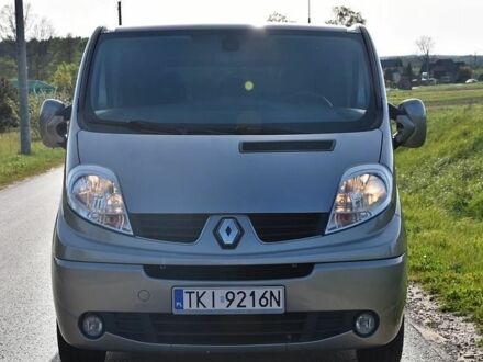 Сірий Рено Трафік, об'ємом двигуна 2 л та пробігом 260 тис. км за 7900 $, фото 1 на Automoto.ua