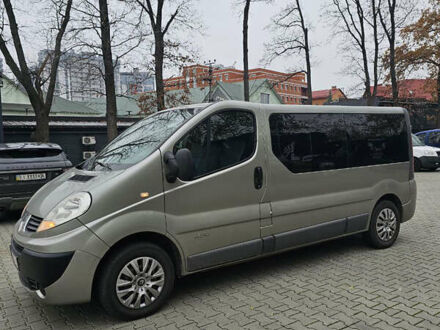 Сірий Рено Трафік, об'ємом двигуна 2 л та пробігом 267 тис. км за 13000 $, фото 1 на Automoto.ua