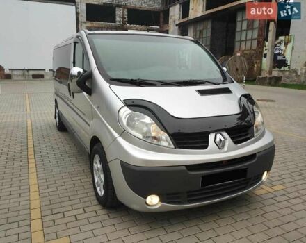 Серый Рено Трафик, объемом двигателя 2.5 л и пробегом 303 тыс. км за 12600 $, фото 1 на Automoto.ua