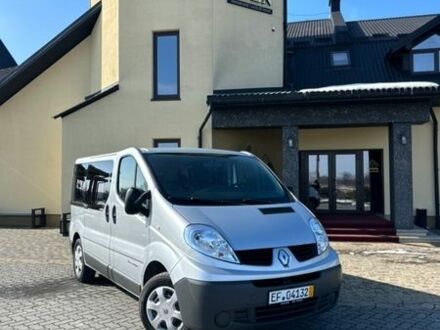 Серый Рено Трафик, объемом двигателя 2 л и пробегом 218 тыс. км за 14650 $, фото 1 на Automoto.ua
