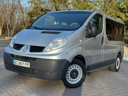Серый Рено Трафик, объемом двигателя 2 л и пробегом 230 тыс. км за 12500 $, фото 1 на Automoto.ua