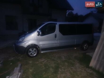 Серый Рено Трафик, объемом двигателя 2 л и пробегом 320 тыс. км за 13500 $, фото 1 на Automoto.ua