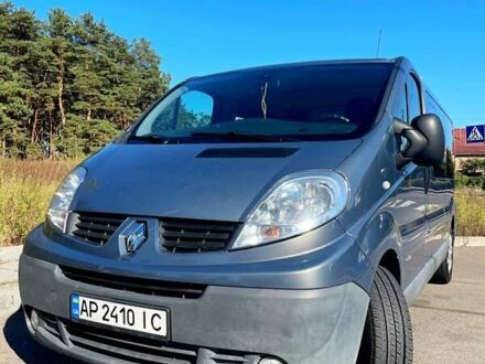 Серый Рено Трафик, объемом двигателя 2 л и пробегом 203 тыс. км за 12300 $, фото 1 на Automoto.ua