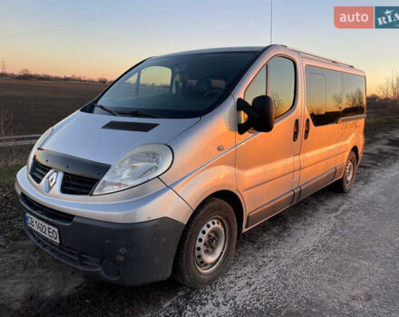 Серый Рено Трафик, объемом двигателя 2.46 л и пробегом 328 тыс. км за 13000 $, фото 1 на Automoto.ua