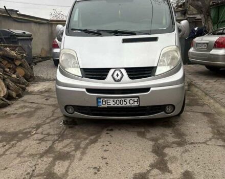 Серый Рено Трафик, объемом двигателя 2 л и пробегом 250 тыс. км за 9600 $, фото 1 на Automoto.ua