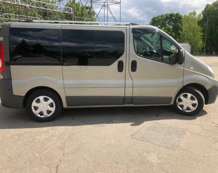 Серый Рено Трафик, объемом двигателя 2 л и пробегом 240 тыс. км за 12000 $, фото 1 на Automoto.ua