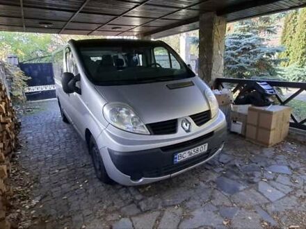 Рено Трафік 2012 у Києві на Automoto.ua Сірий Рено Трафік, об'ємом двигуна 2 л та пробігом 270 тис. км за 12500 $, фото 1 на Automoto.ua