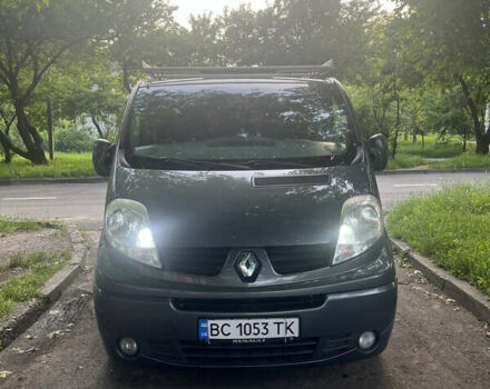 Серый Рено Трафик, объемом двигателя 2 л и пробегом 270 тыс. км за 15500 $, фото 1 на Automoto.ua