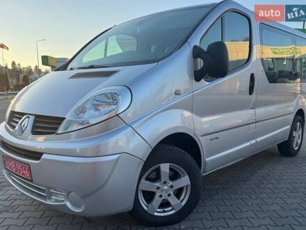 Серый Рено Трафик, объемом двигателя 2 л и пробегом 226 тыс. км за 13999 $, фото 1 на Automoto.ua