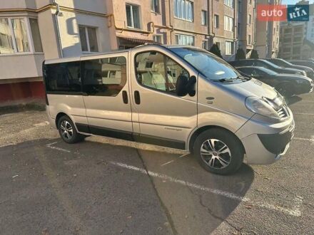 Серый Рено Трафик, объемом двигателя 2 л и пробегом 280 тыс. км за 15300 $, фото 1 на Automoto.ua