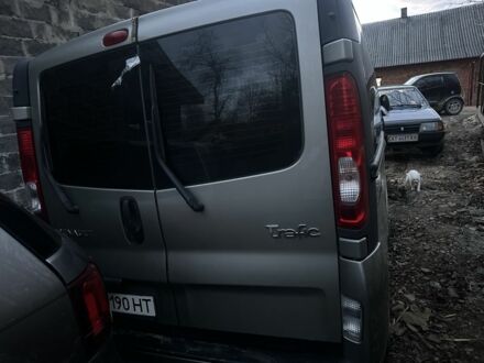 Серый Рено Трафик, объемом двигателя 2 л и пробегом 260 тыс. км за 6900 $, фото 1 на Automoto.ua
