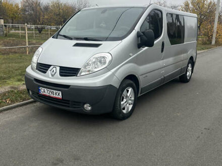 Серый Рено Трафик, объемом двигателя 2 л и пробегом 272 тыс. км за 16500 $, фото 1 на Automoto.ua