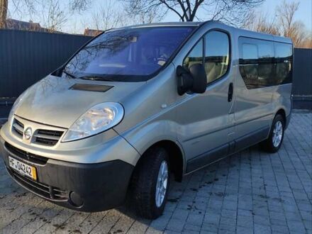 Серый Рено Трафик, объемом двигателя 2 л и пробегом 238 тыс. км за 14700 $, фото 1 на Automoto.ua