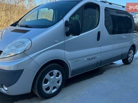 Серый Рено Трафик, объемом двигателя 2 л и пробегом 238 тыс. км за 16500 $, фото 1 на Automoto.ua