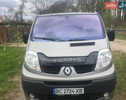 Серый Рено Трафик, объемом двигателя 2 л и пробегом 372 тыс. км за 16300 $, фото 1 на Automoto.ua