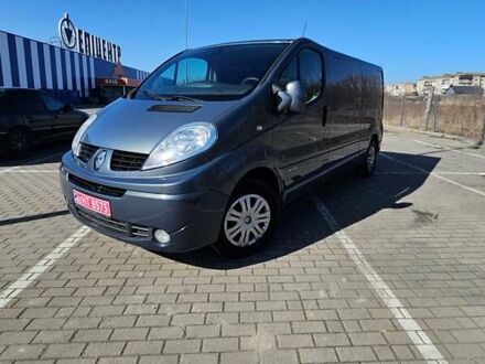 Серый Рено Трафик, объемом двигателя 2 л и пробегом 246 тыс. км за 13500 $, фото 1 на Automoto.ua