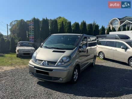 Серый Рено Трафик, объемом двигателя 2 л и пробегом 280 тыс. км за 15000 $, фото 1 на Automoto.ua