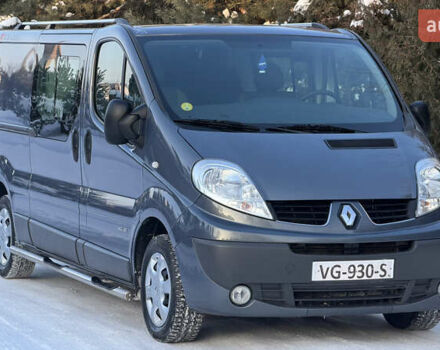 Сірий Рено Трафік, об'ємом двигуна 2 л та пробігом 218 тис. км за 16777 $, фото 1 на Automoto.ua