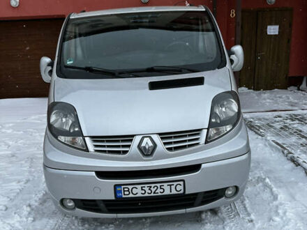 Серый Рено Трафик, объемом двигателя 2 л и пробегом 349 тыс. км за 18600 $, фото 1 на Automoto.ua