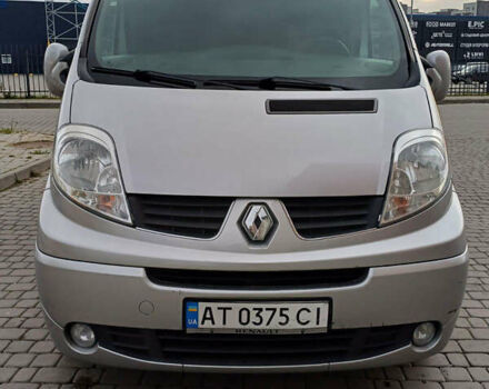 Серый Рено Трафик, объемом двигателя 2 л и пробегом 239 тыс. км за 15800 $, фото 1 на Automoto.ua