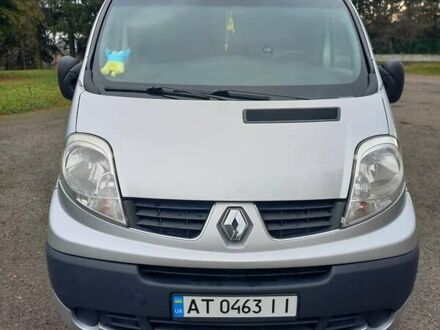 Серый Рено Трафик, объемом двигателя 2 л и пробегом 305 тыс. км за 15300 $, фото 1 на Automoto.ua