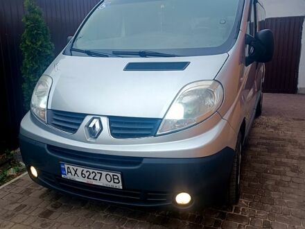 Сірий Рено Трафік, об'ємом двигуна 2 л та пробігом 320 тис. км за 11700 $, фото 1 на Automoto.ua