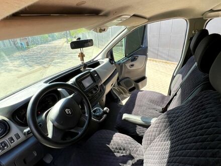 Рено Трафік 2015 у Славянске на Automoto.ua Сірий Рено Трафік, об'ємом двигуна 1.6 л та пробігом 200 тис. км за 14000 $, фото 1 на Automoto.ua