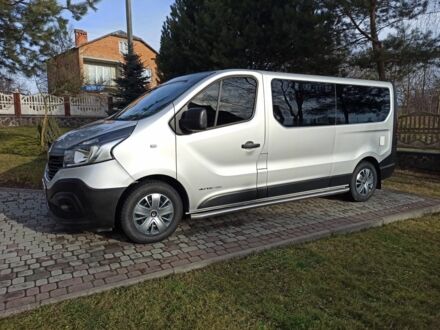 Серый Рено Трафик, объемом двигателя 1.6 л и пробегом 330 тыс. км за 13500 $, фото 1 на Automoto.ua