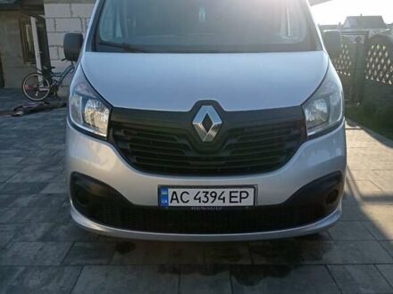 Серый Рено Трафик, объемом двигателя 1.6 л и пробегом 290 тыс. км за 15000 $, фото 1 на Automoto.ua