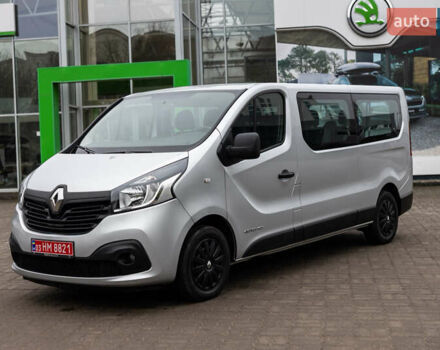 Серый Рено Трафик, объемом двигателя 1.6 л и пробегом 237 тыс. км за 16800 $, фото 1 на Automoto.ua