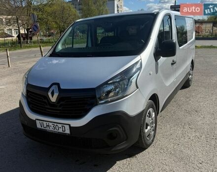 Серый Рено Трафик, объемом двигателя 1.6 л и пробегом 186 тыс. км за 16500 $, фото 1 на Automoto.ua
