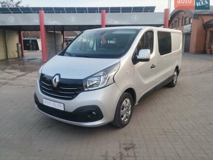 Серый Рено Трафик, объемом двигателя 1.6 л и пробегом 229 тыс. км за 17200 $, фото 1 на Automoto.ua