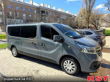 Серый Рено Трафик, объемом двигателя 2 л и пробегом 260 тыс. км за 25900 $, фото 1 на Automoto.ua