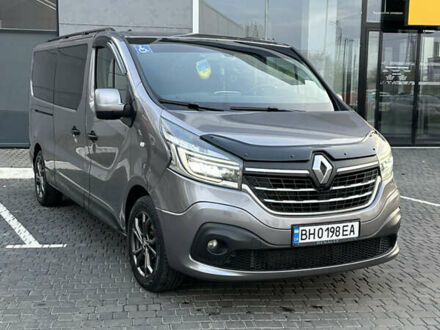 Серый Рено Трафик, объемом двигателя 2 л и пробегом 157 тыс. км за 27300 $, фото 1 на Automoto.ua