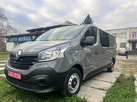 Серый Рено Трафик, объемом двигателя 1.6 л и пробегом 204 тыс. км за 16900 $, фото 1 на Automoto.ua