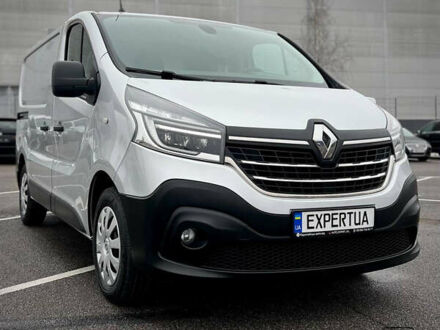 Серый Рено Трафик, объемом двигателя 2 л и пробегом 167 тыс. км за 18900 $, фото 1 на Automoto.ua