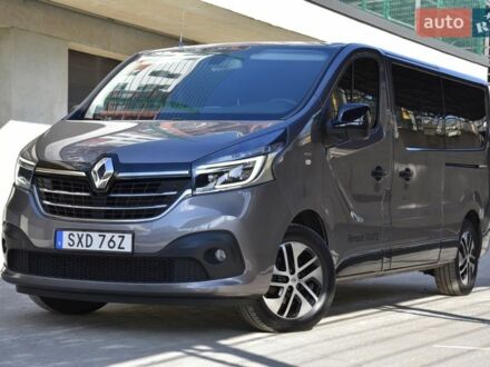 Сірий Рено Трафік, об'ємом двигуна 2 л та пробігом 210 тис. км за 34800 $, фото 1 на Automoto.ua