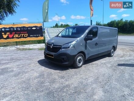 Серый Рено Трафик, объемом двигателя 2 л и пробегом 209 тыс. км за 21600 $, фото 1 на Automoto.ua
