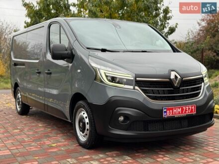 Серый Рено Трафик, объемом двигателя 2 л и пробегом 209 тыс. км за 21500 $, фото 1 на Automoto.ua