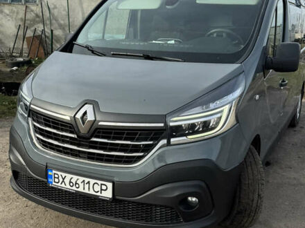 Серый Рено Трафик, объемом двигателя 2 л и пробегом 247 тыс. км за 16000 $, фото 1 на Automoto.ua