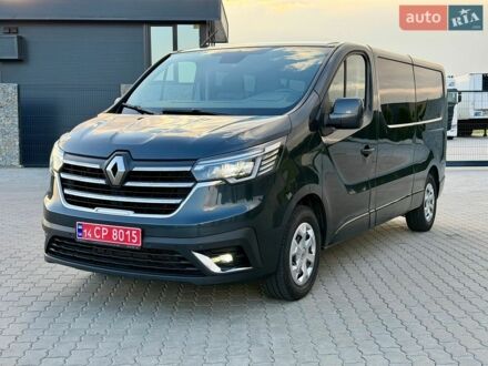 Серый Рено Трафик, объемом двигателя 2 л и пробегом 215 тыс. км за 29999 $, фото 1 на Automoto.ua