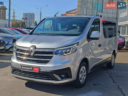 Сірий Рено Трафік, об'ємом двигуна 2 л та пробігом 192 тис. км за 28290 $, фото 1 на Automoto.ua