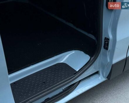 Синій Рено Трафік, об'ємом двигуна 2 л та пробігом 52 тис. км за 19700 $, фото 35 на Automoto.ua