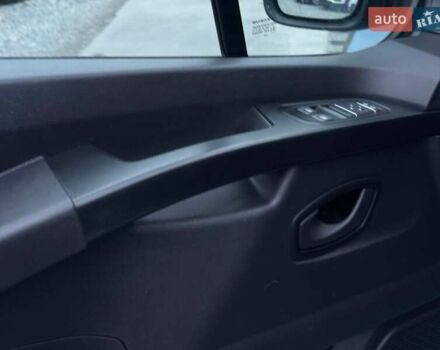 Синій Рено Трафік, об'ємом двигуна 2 л та пробігом 52 тис. км за 19700 $, фото 16 на Automoto.ua