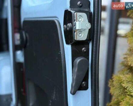 Синій Рено Трафік, об'ємом двигуна 2 л та пробігом 52 тис. км за 19700 $, фото 31 на Automoto.ua