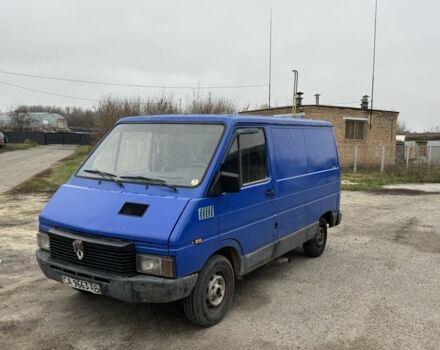 Синий Рено Трафик, объемом двигателя 2.1 л и пробегом 200 тыс. км за 850 $, фото 2 на Automoto.ua