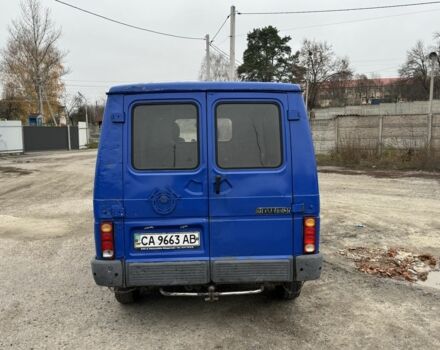 Синий Рено Трафик, объемом двигателя 2.1 л и пробегом 200 тыс. км за 850 $, фото 4 на Automoto.ua