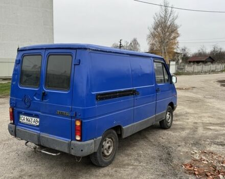Синий Рено Трафик, объемом двигателя 2.1 л и пробегом 200 тыс. км за 850 $, фото 5 на Automoto.ua