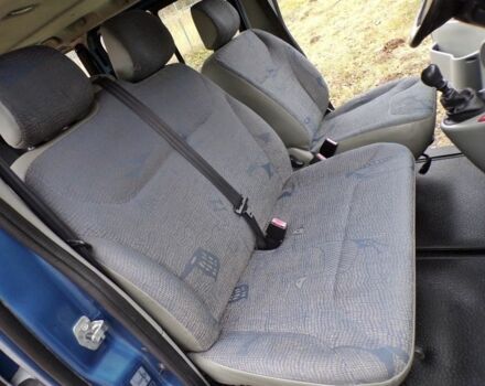 Синий Рено Трафик, объемом двигателя 2.5 л и пробегом 286 тыс. км за 6410 $, фото 17 на Automoto.ua