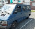 Синий Рено Трафик, объемом двигателя 2.5 л и пробегом 145 тыс. км за 3000 $, фото 1 на Automoto.ua